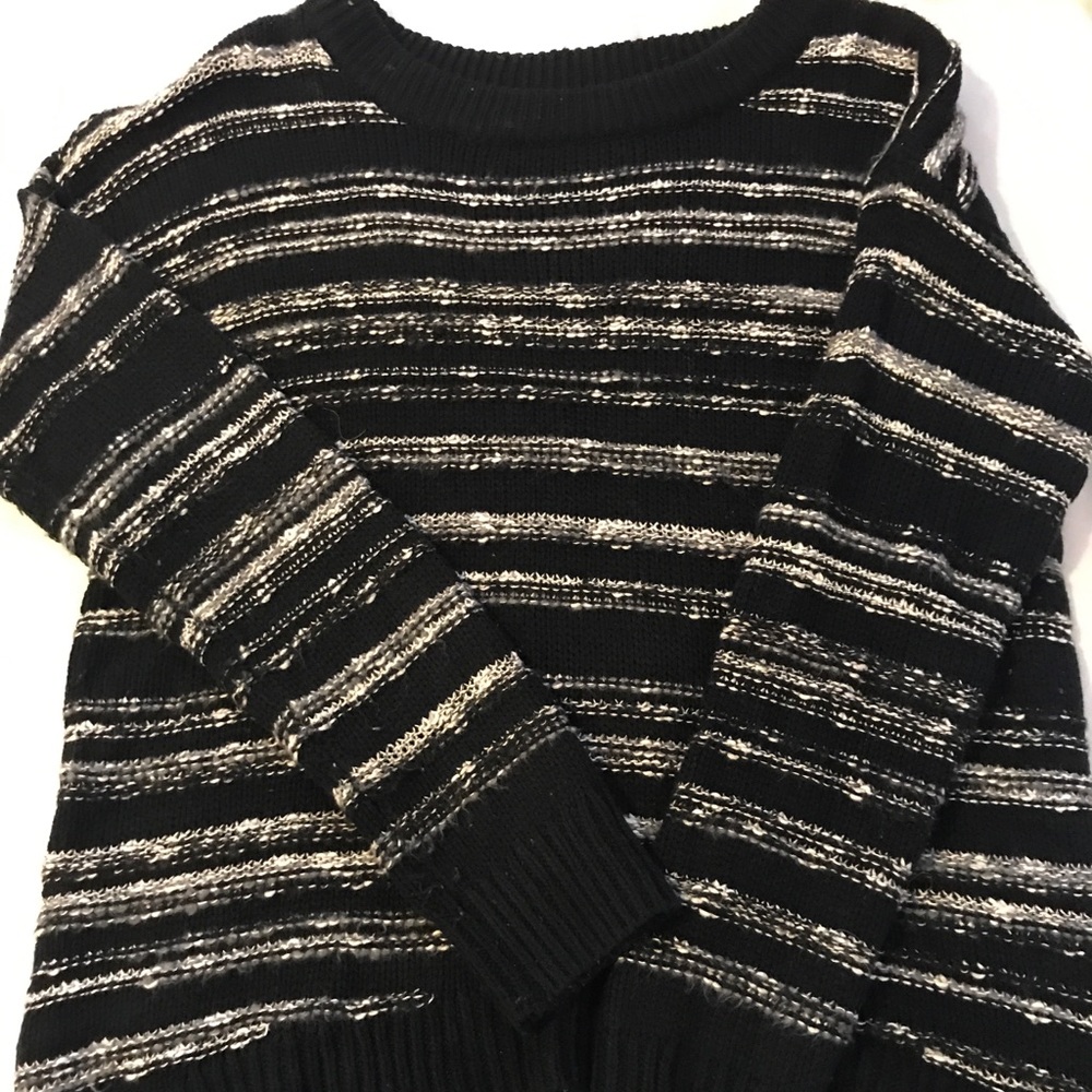 AUTHENTIC CALVIN KLEIN SWEATER